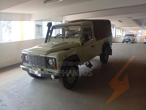 Land Rover Defender Puma 110 2.4 TD 2010 Green