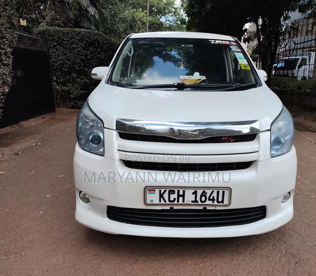 Toyota Noah 2009 White