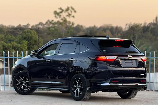 Toyota Harrier 2.0 2019
