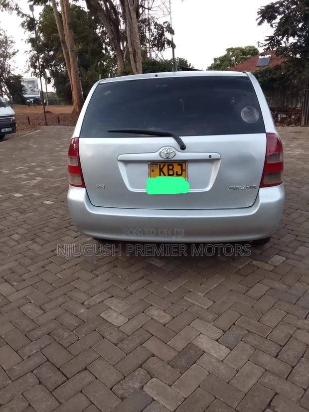 Toyota Corolla Fielder 2005 Silver