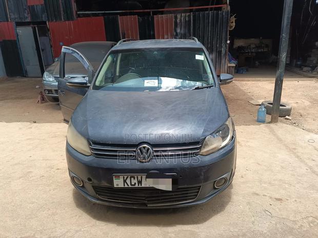 Volkswagen Touran 1.4 TSI 2012 Blue