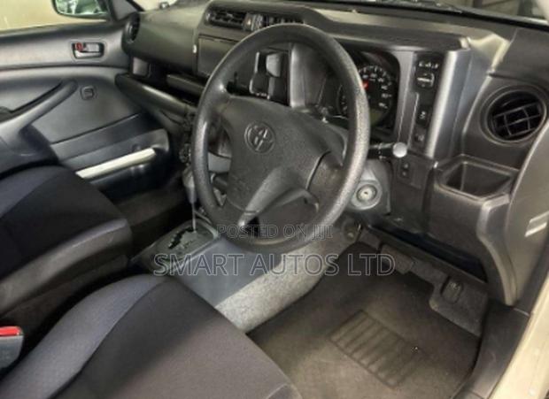 Toyota Probox 1.3 DX Comfort 2WD 2019 White