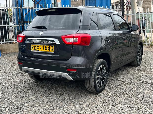 Suzuki Vitara 2021 Black