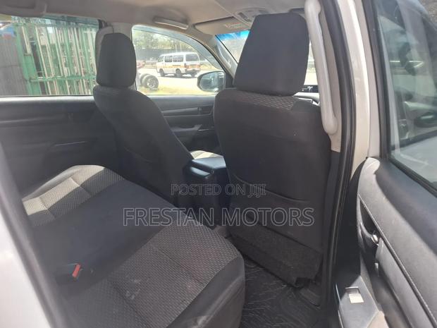 Toyota Hilux 2017 White