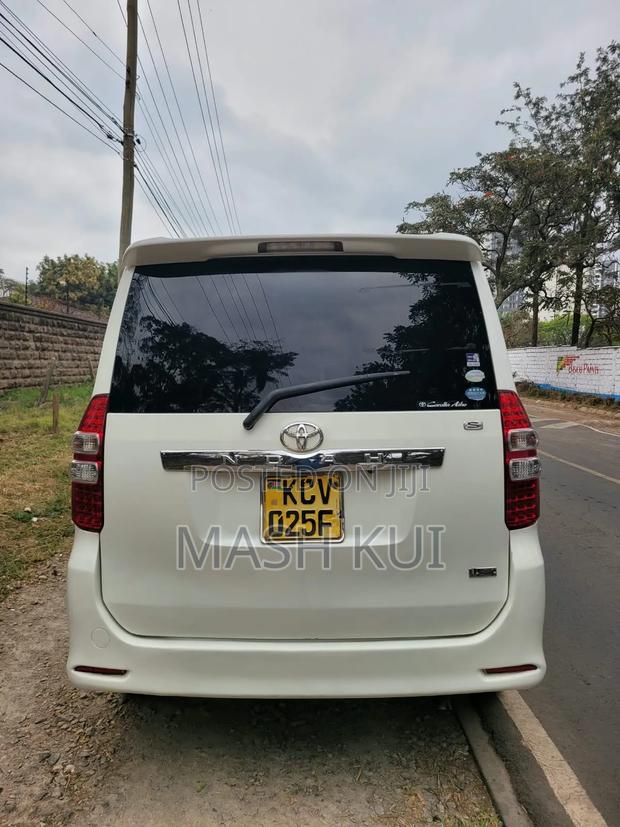 Toyota Noah 2012 White