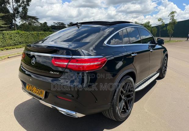 Mercedes-Benz 350D 2015 Black