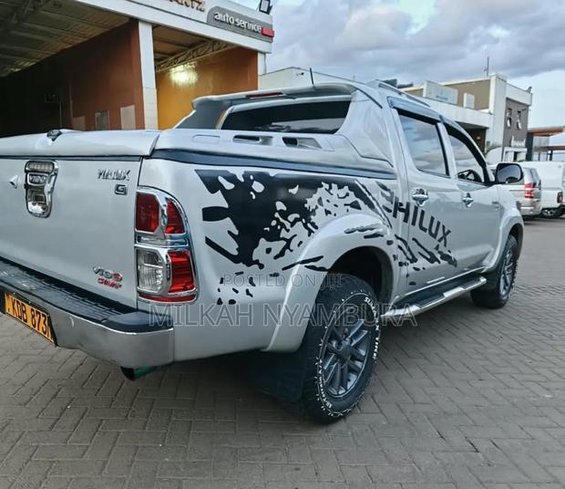 Toyota Hilux 2013 Silver