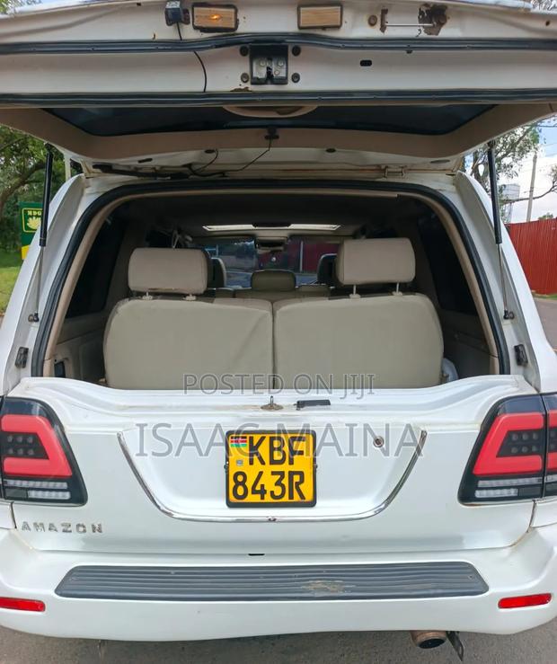 Toyota Land Cruiser 2002 White