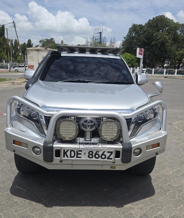 Toyota Land Cruiser Prado 2015 Silver