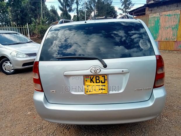 Toyota Corolla Fielder 2004 Silver