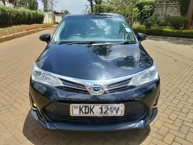 Toyota Corolla Fielder 1.5 Hybrid FWD 2015 Black