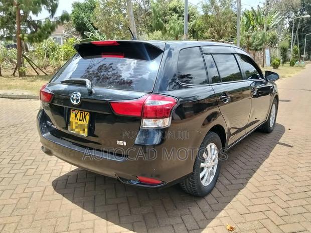 Toyota Corolla Fielder 1.5 Hybrid FWD 2015 Black