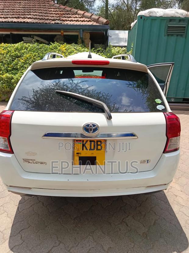 Toyota Corolla Fielder 1.5 Hybrid FWD 2014 White