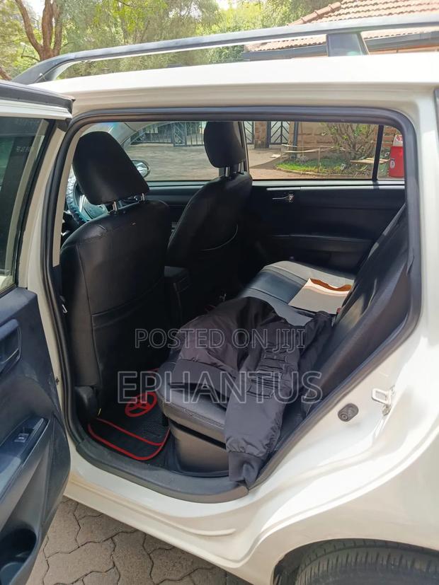 Toyota Corolla Fielder 1.5 Hybrid FWD 2014 White
