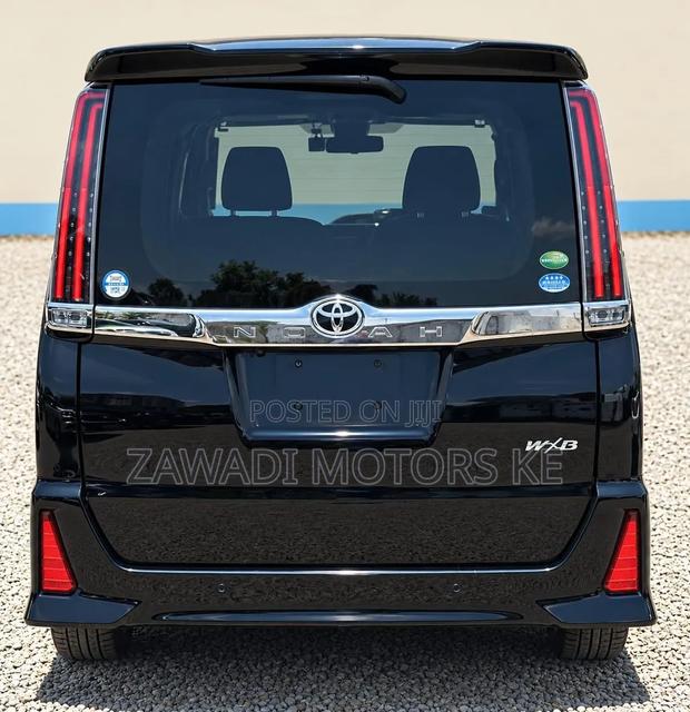 Toyota Noah 2.0 FWD (8 Seater) 2020 Matt Black