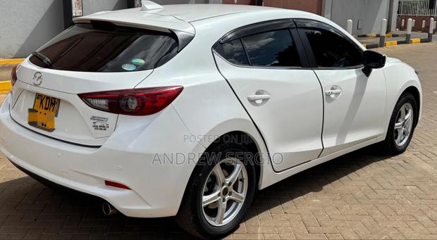 Mazda Axela 2017 White