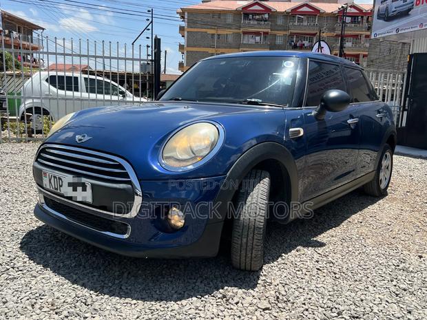 Mini Cooper 2016 Blue