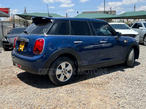 Mini Cooper 2016 Blue
