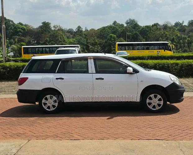 Nissan Advan 2013 White