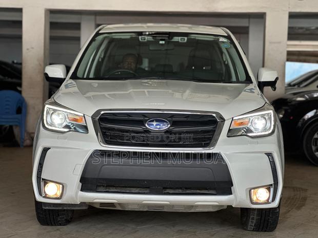 Subaru Forester 2.0XT Touring AWD 2018 White