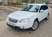 Subaru Outback 2.5 2009 White for sale