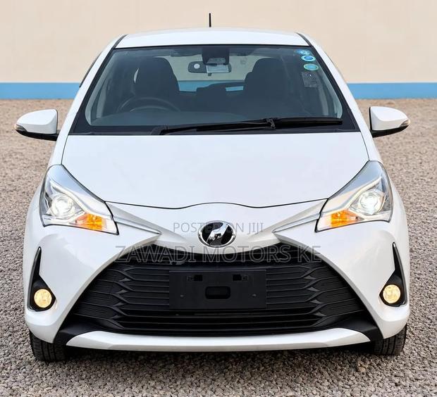 Toyota Vitz 1.0 FWD 5dr 2019 Pearl