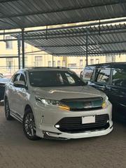 Toyota Harrier 2019 White for sale