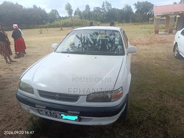 Toyota Corolla 1.3 Sedan 1996 White