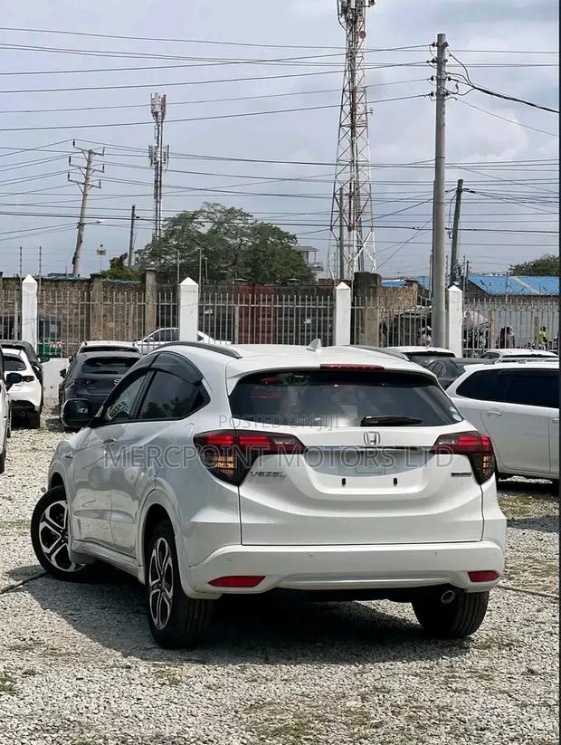 Honda Vezel 2019 White