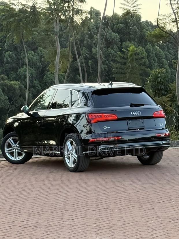 Audi Q5 2.0T Premium AWD quattro 2019 Black