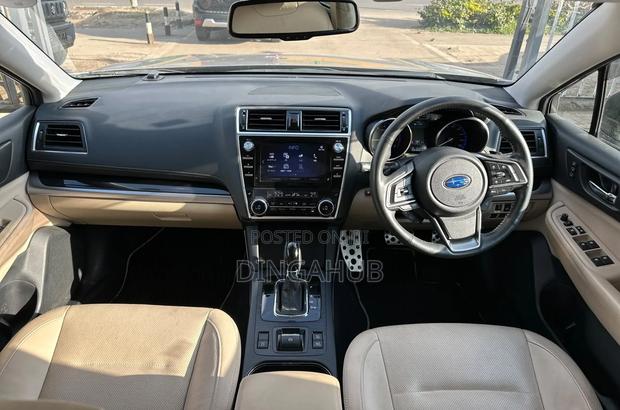 Subaru Outback 2.5i AWD 2019 Gold