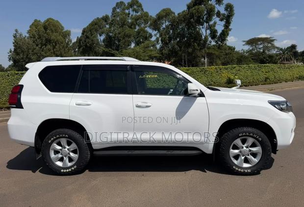 Toyota Land Cruiser Prado 2021 White