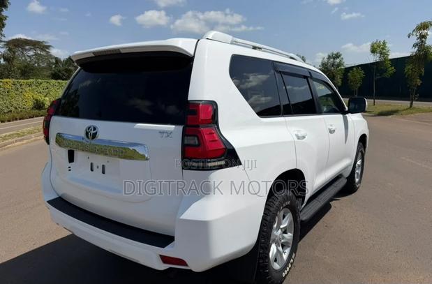 Toyota Land Cruiser Prado 2021 White