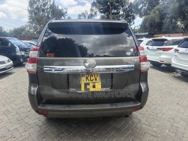 Toyota Land Cruiser 2014 Gray