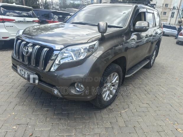 Toyota Land Cruiser 2014 Gray