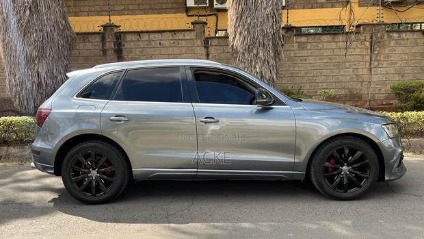 Audi Q5 2012 Gray
