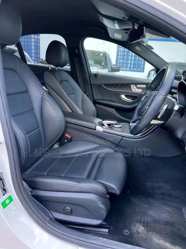 Mercedes-Benz C200 2019 Pearl