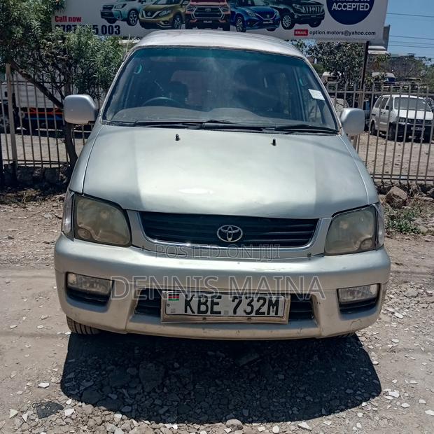 Toyota TownAce Noah 2001 Silver
