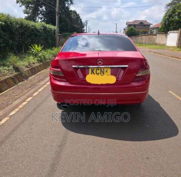 Mercedes-Benz C200 2010 Red