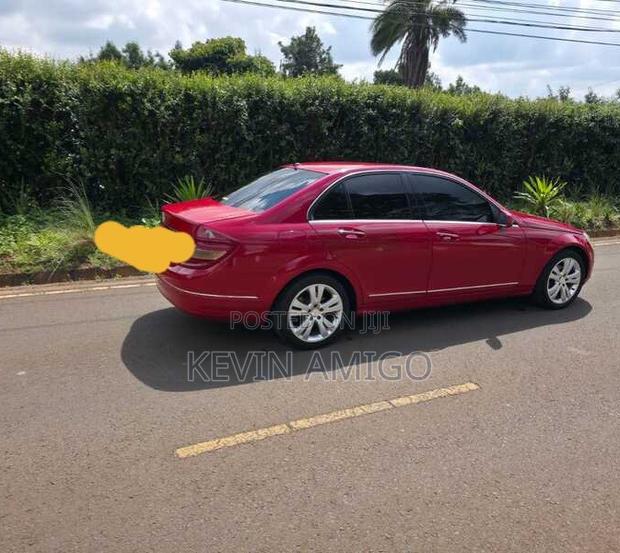 Mercedes-Benz C200 2010 Red