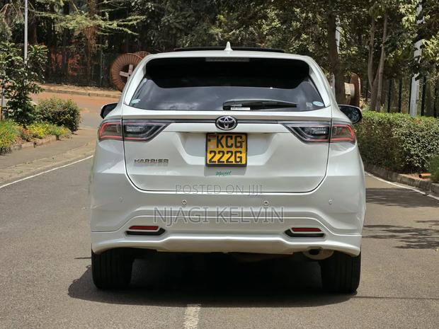 Toyota Harrier 2.0 2014 White
