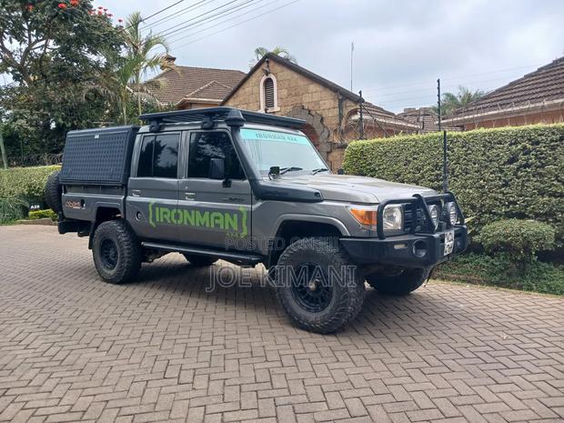 Toyota Land Cruiser 2017 Gray