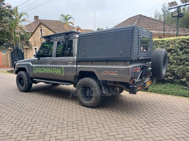Toyota Land Cruiser 2017 Gray