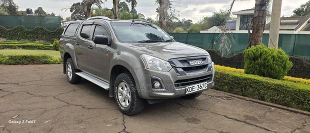 Isuzu D-MAX 2022 Gray