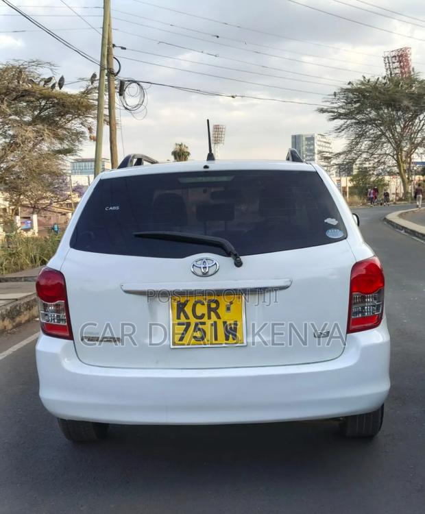 Toyota Corolla Fielder 1.5 Petrol FWD 2012 White