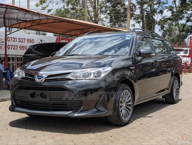 Toyota Corolla Fielder 1.5 Hybrid FWD 2020 Black