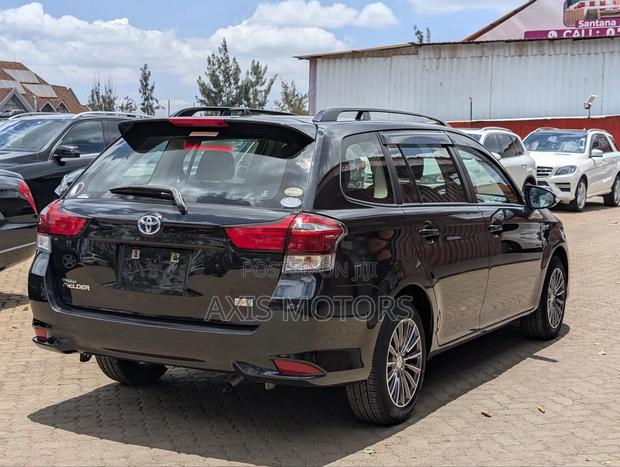 Toyota Corolla Fielder 1.5 Hybrid FWD 2020 Black