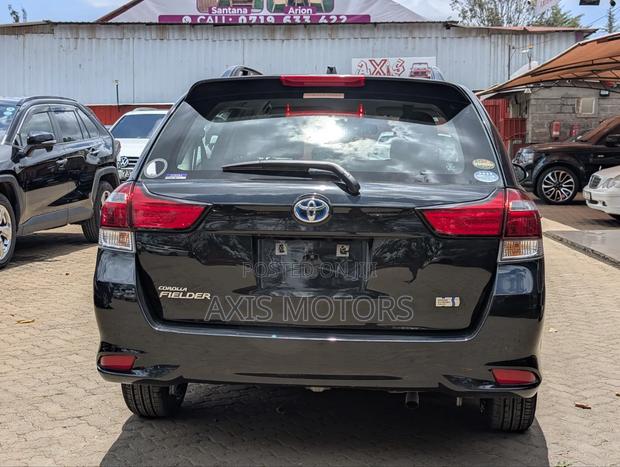 Toyota Corolla Fielder 1.5 Hybrid FWD 2020 Black