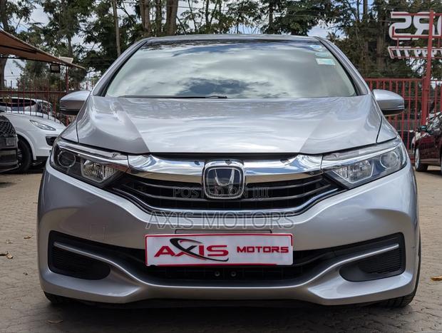 Honda Fit Shuttle 1.5 Hybrid 2WD 2019 Silver