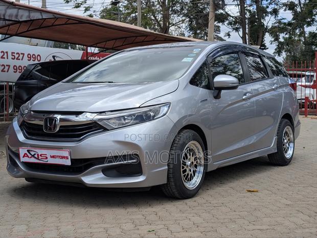 Honda Fit Shuttle 1.5 Hybrid 2WD 2019 Silver